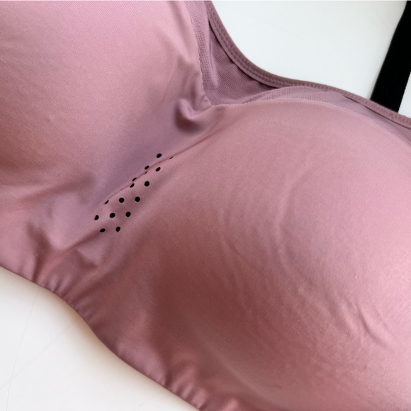 EUC Nike adjustable racer back sports bra. Women’s Large - Picture 2 of 5